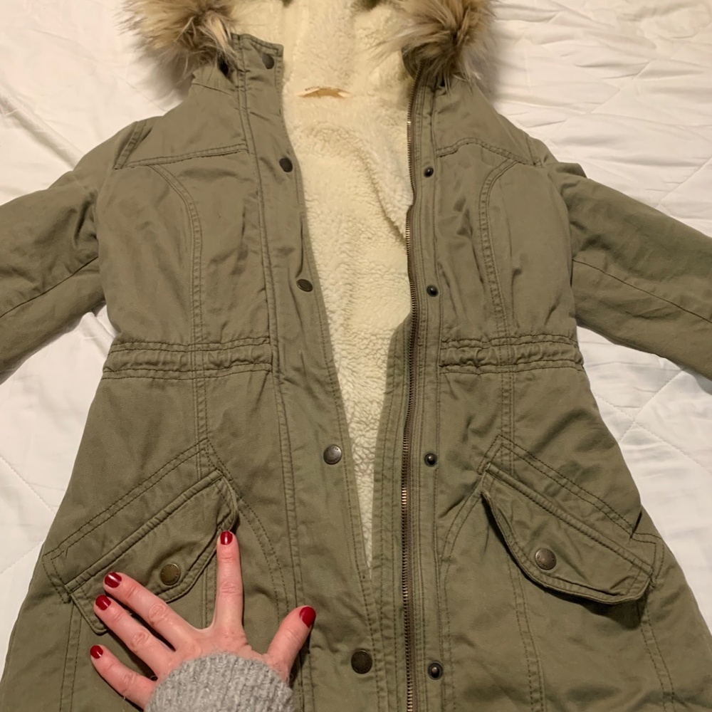 Hollister xs hooded parka with detachable faux fur - Picture 4 of 10